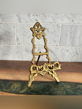 Vintage Ornate 5.5” Brass Easel